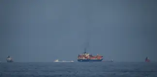 Çmimet e naftës kalojnë 100 dollarë për fuçi për shkak të sulmeve iraniane ndaj anijeve tregtare