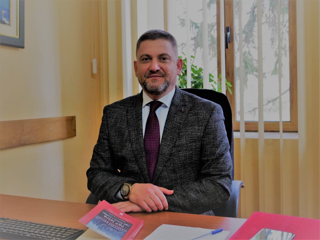 a-ka-ardhur-koha-qe-ambasadat-perendimore-t-i-kthehen-diplomacise-klasike