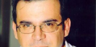 Akuzohen për korrupsion, por protestojnë kundër tij…