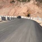 Rikthehet normalisht qarkullimi në rrugën Librazhd-Prrenjas, shtrohet me asfalt aksi i dëmtuar