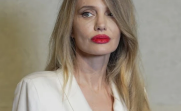 Angelina Jolie tërheq vëmendjen në Shangai me buzëkuq të kuq dhe stil elegant në eventin e Tom Ford