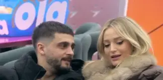 Selin dhe Gimbo shkëmbejnë puthje pasionante me njëri tjetrin! (VIDEO)