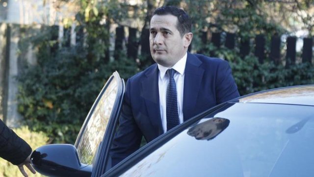 KLODINA BRAHO po kurdis planin e ri  shmang Policinë e Shtetit