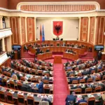 PS i drejtohet Sekretariatit të Etikës, kërkon përjashtimin nga punimet e Kuvendit të Klevis Balliut dhe Gazment Bardhit