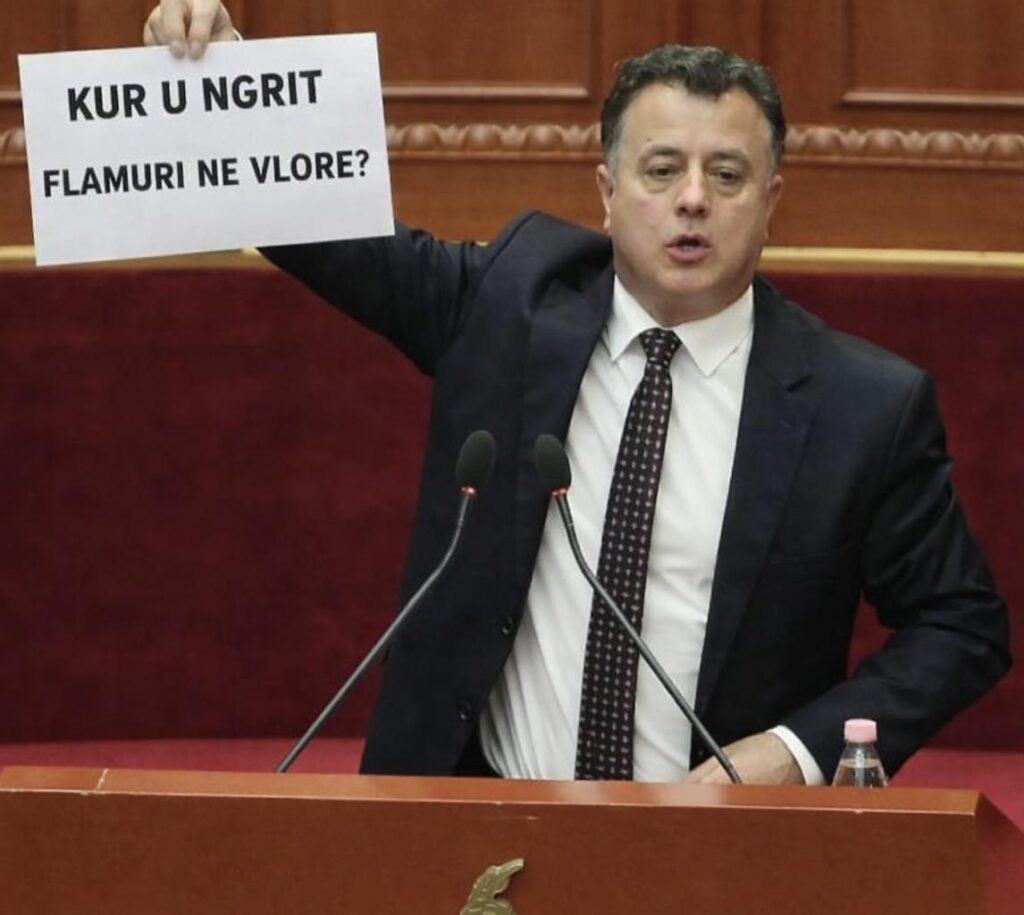 Balla reagon ndaj deklaratës së Flamur Nokës  O Flamur kur është ngritur flamuri 