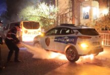 Dy efektivë të “Shqiponjave” të lënduar nga molotovët, dërgohen në Spitalin Ushtarak