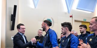 Kurti takon lojtarët e Kombëtares së Kosovës: Pas jush është një komb i tërë