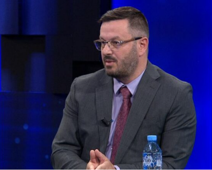 -800-0-1712841677xndrecaapng-186