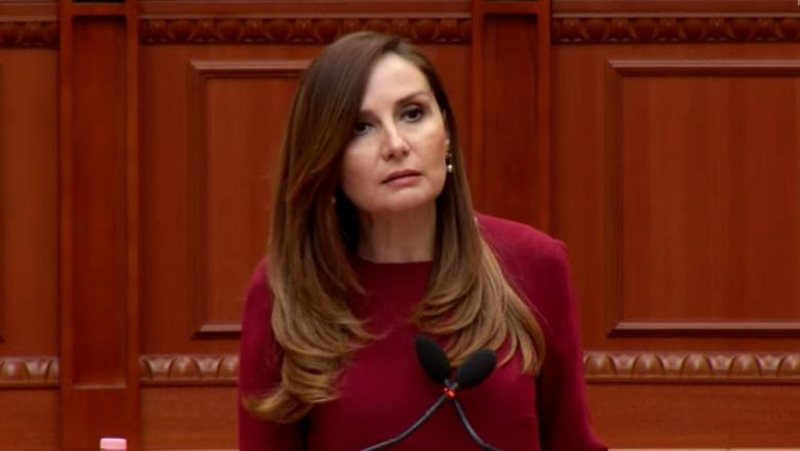 Rritja e çmimit  Tabaku Tregu i karburanteve është lënë të zhvillohet si moçal  i kapur nga një pakicë