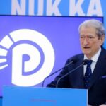 I përjashtuan pas mbështetjes për Salianjin, Berisha i shpall tradhtarë dy demokratët e Durrësit: Punuan për PS, përdorën postet si Dash Sula