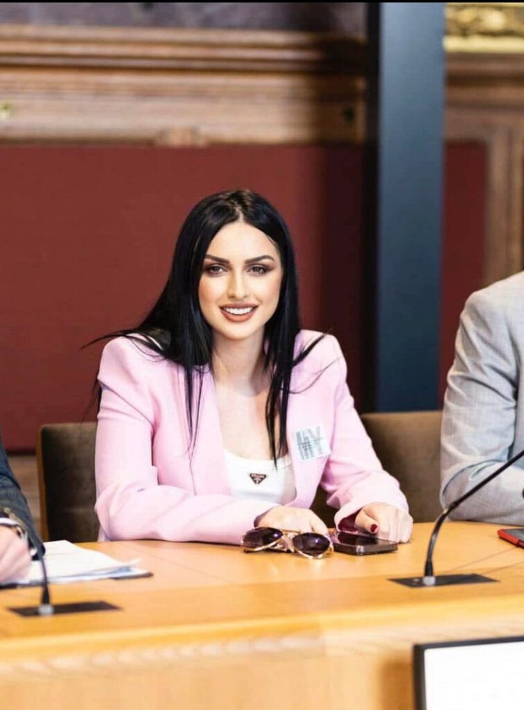 Zbulohet emri i parë  Alesia Balliu shpall kandidaturën për kryetare  Fund një modeli dhe nisje e një epoke të re ne PD