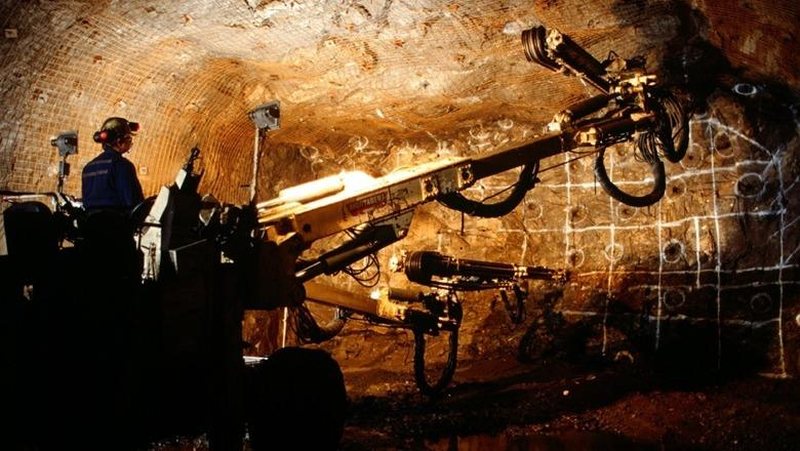 Vizita në Tiranë e ambasdores së SHBA në Athinë  Kathimerini  Marrëveshje investimi greko amerikan në Bilisht