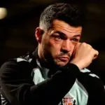 “Qëndronim 18 orë vetëm” – Me lot në sy, Granit Xhaka rrëfen fëmijërinë: Në moshën 4-vjeçare mbaja çelësin e shtëpisë