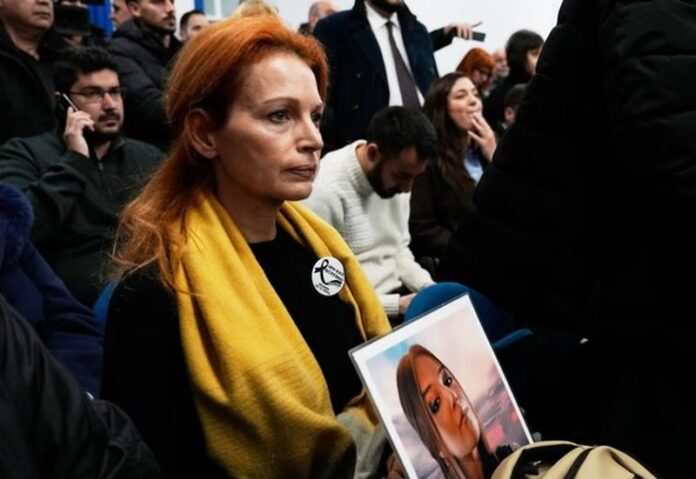 -800-0-1774271221xtragjedia-162