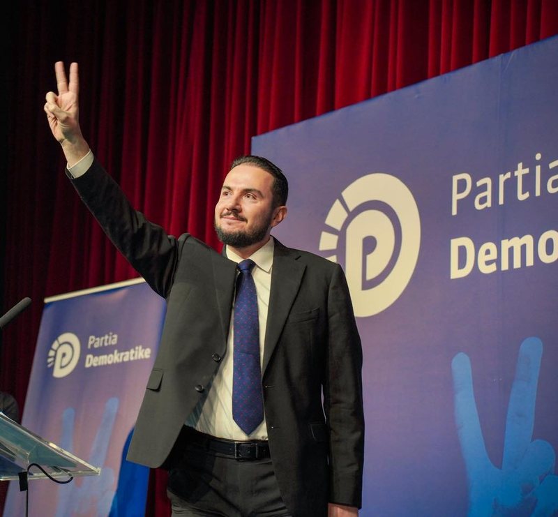 Reagon Salianji  Pse Berisha i trembet garës  Shpiken romane me vetëpërjashtime  por jam pjesë e PD