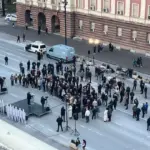 Ironia e gazetarit për protestën e opozitës: Me këtë ritëm, do mbeten me katër karrige