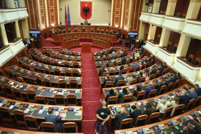 -800-0-52157e62e40146f9330882a173b8abd8