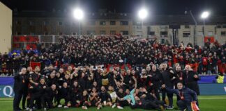 Kombëtarja mund të ketë risi, për dy mbrojtësit pritet pasaporta. Zbulohet axhenda për kuqezinjtë