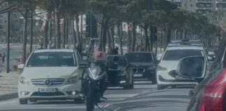 E rëndë në Vlorë/ Tre persona dhunojë pronarin e një lokali në Lungomare, dërgohet me urgjencë në spital