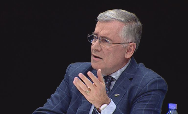 Feja dhe arsyeja në sferën publike