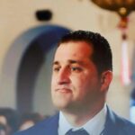 PD i përjashtoi, Arlind Boshku i përgjigjet Flamur Nokës: Ndërsa ju jetoni në luks të shfrenuar, demokratët vetëm varfërohen