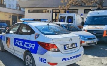 “Jemi banka! Përditësoni të dhënat”/ Mashtronin qytetarët me mesazhe false, arrestohet 25-vjeçari shpallet në kërkim bashkëpunëtori