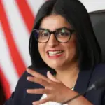 Oferta “tunduese” e ministres britanike për t’i larguar emigrantët nga Mbretëria e Bashkuar