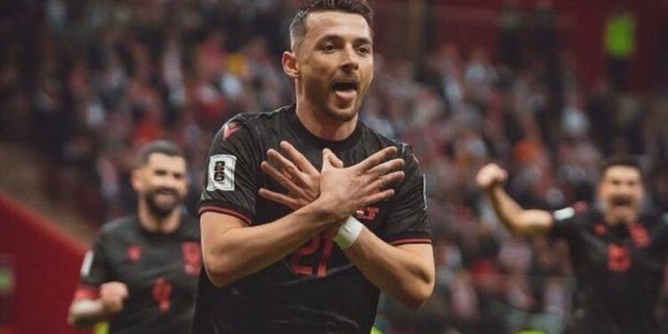 arber-hoxha-tregon-vuajtjen-ne-mbremjen-e-hidhur-te-26-marsit