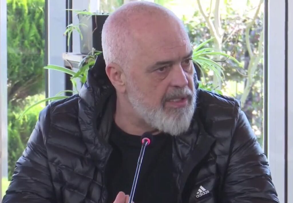 Rama  Korridori VIII  vepër shumë e madhe për t u zhytur në baltë