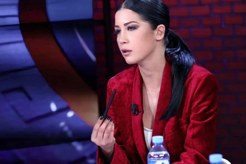 Gazetarja e televizionit të Berishës tregon përplasjen me Ramën  Më përmendi Çim Pekën  aty nuk durova dot