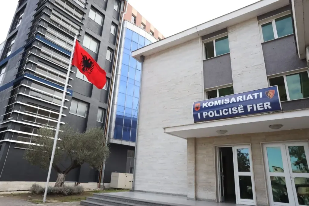 TRAGJEDI  Krim i rëndë në Fier  burri vret gruan më pas dhe veten