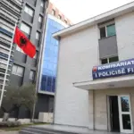 LAJM I FUNDIT/ TRAGJEDI! Krim i rëndë në Fier, burri vret gruan më pas dhe veten