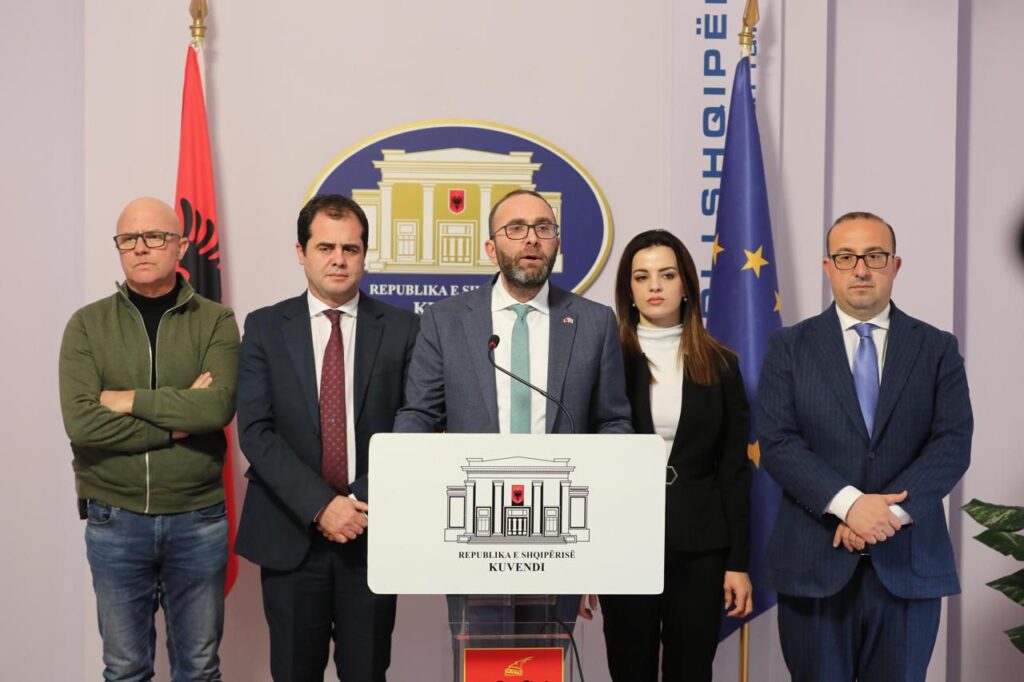 Grupi Parlamentar i PD së depoziton në Kuvend raportin për heqjen e imunitetit të Belinda Ballukut