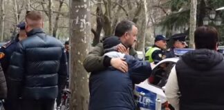 Aksidenti me vdekje në Tiranë, dalin pamjet kur bashkëshorti i të ndjerës arrin në vendngjarje, gazetarja jep detajet