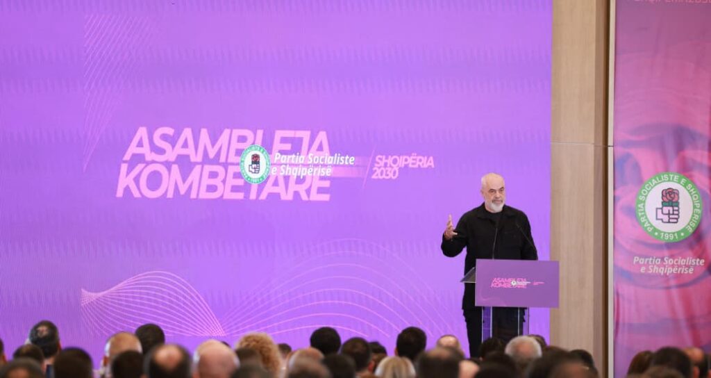 ps-cakton-drejtuesit-politik-ne-qarqe-dy-emra-per-kryeqytetin