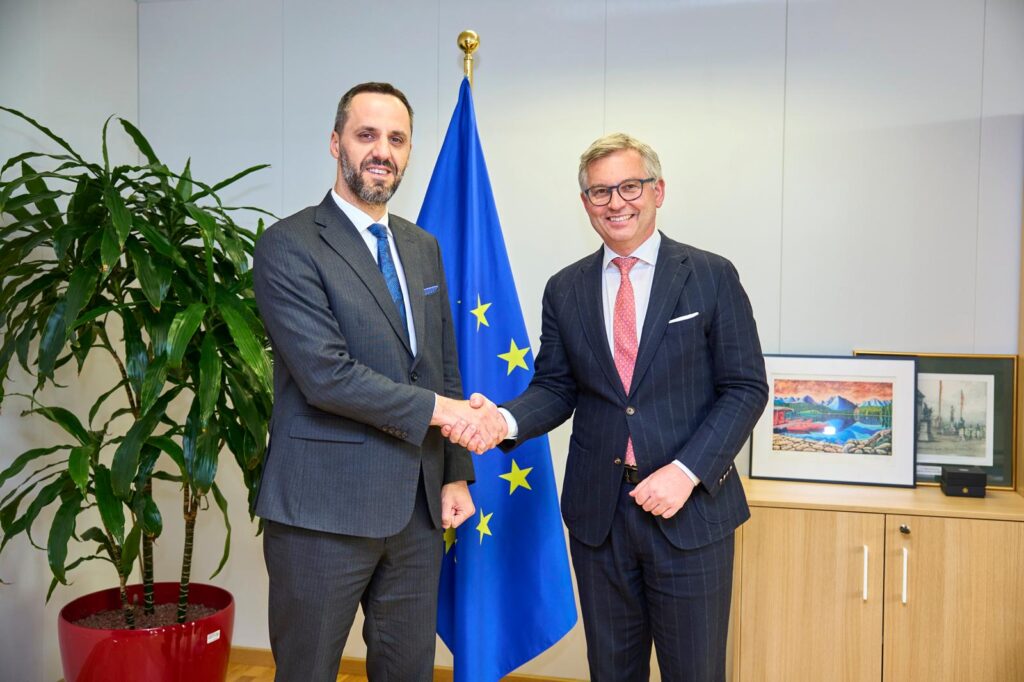 Ministri Lamallari takon në Bruksel Komisionerin për Punët e Brendshme  Thellojmë bashkëpunimin  Policia e Shtetit më shumë akses në platforma të dhënash të KE