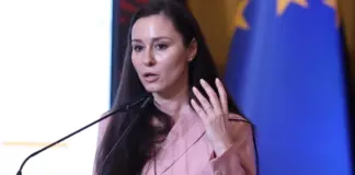 Mbi tre orë raportim në mbledhjen me dyer të mbyllura, Drejtoresha e Kadastrës para Ramës dhe grupit të PS: Brenda 2027 do kemi regjistër të plotë të titujve të pronësisë