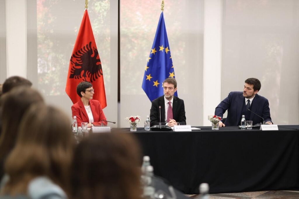 Ministri Hoxha  Evropa është një histori zgjerimi  koha e Shqipërisë është tani