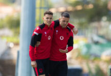 Sylvinho sheh “makthe”, Asllani del nga fusha duke çaluar