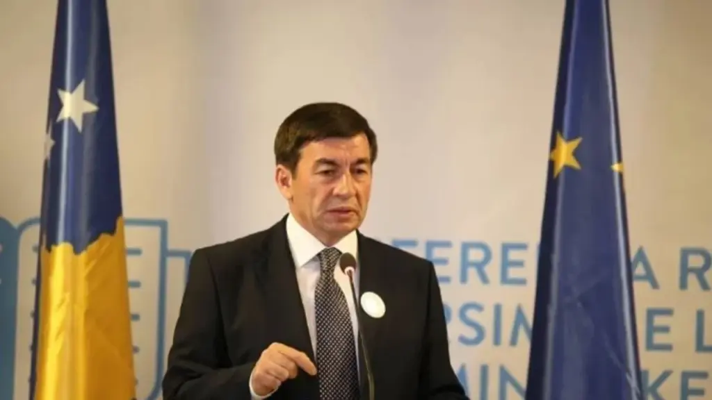 Arsim Bajrami tërheq kandidaturën për president i Kosovës  Nuk u përkrah koncepti i një kandidati konsensual