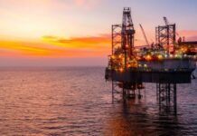 Lufta në Lindjen e Mesme/ Nafta sërish drejt çmimeve rekord, shkon në mbi 116 lekë për fuçi