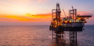 Lufta në Lindjen e Mesme/ Nafta sërish drejt çmimeve rekord, shkon në mbi 116 lekë për fuçi