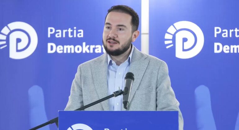 Protesta e PD  Ironizon Salianji  Lidershipi premtoi rrëzimin e Ramës  por pamë vetëm xhiro në Bulevard