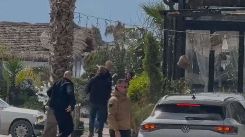 Rama  zbarkon  në Vlorë  takim me deputetët dhe përfaqësuesit vendor