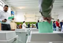 Del sondazhi i fundit i BBC për zgjedhjet në Hungari, ja cili del fitues mes Orban dhe Magyar