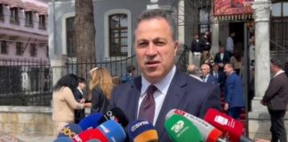 Kryeparlamentari Niko Peleshi uron Pashkët Ortodokse nga Korça: Mirësia e këtyre ditëve të përhapet te të gjithë shqiptarët