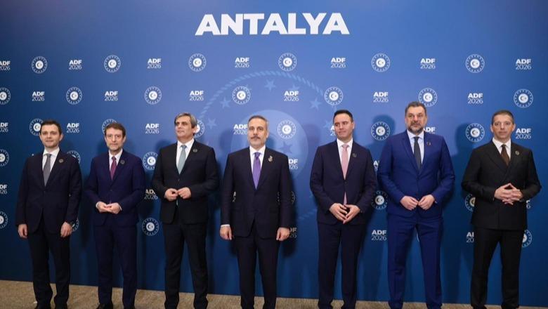 Takimi Hoxha Hakan në Turqi  ministrat fokusohen te integrimi e stabiliteti i Ballkanit Perëndimor