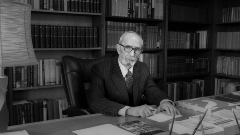 Ndarja nga jeta e akademikut Rexhep Qosja  Kosova shpall ditë zie në nderim të figurës së tij