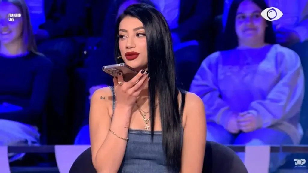 Çfarë mendon për Brikenën  Motra e Mateos telefonon live babain e tyre  Ja përgjigjia e tij