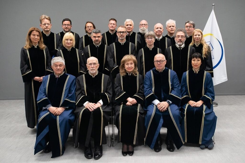 PADREJTËSI GJITHANDEJ Raporti britanik për gjyqin ndaj krerët e UÇK së  Gjyqtarët si prokurorë të dytë